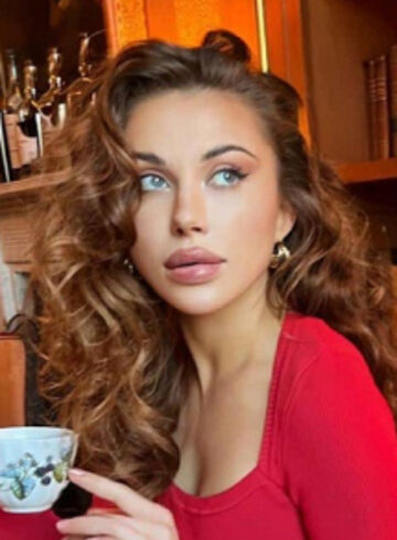 Knightsbridge blonde Christie london escort