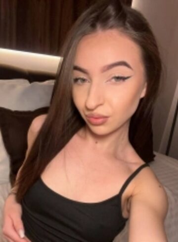 Earls Court petite Nell london escort