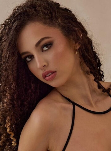 Kensington elite Salacia london escort