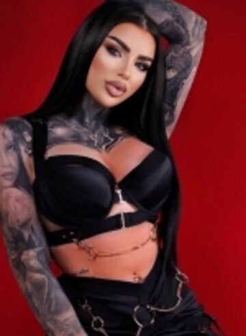 Marylebone petite Daria london escort