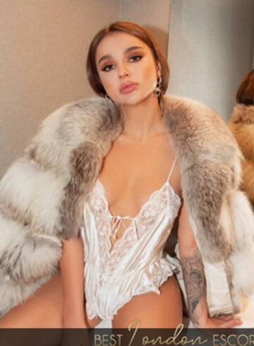 Outcall Only brunette Zuma london escort