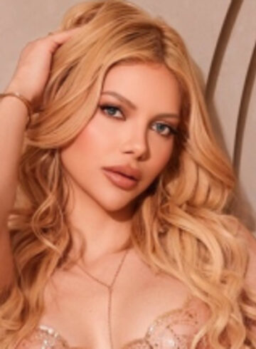 Marylebone blonde Iridessa london escort
