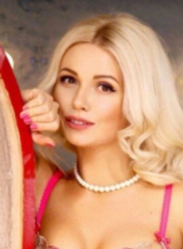 Marble Arch blonde Maria london escort