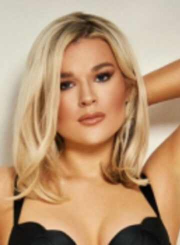 Kensington blonde Summer london escort