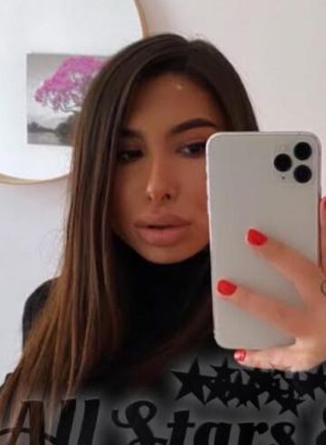 Knightsbridge party-girl Asia london escort