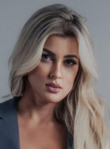 Mayfair blonde Pamela london escort