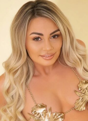 Marble Arch party-girl Fairy london escort