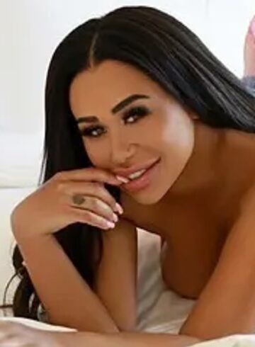 Earls Court 200-to-300 Astrid london escort