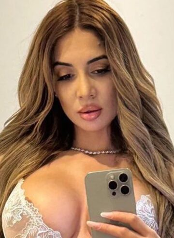 Notting Hill blonde Logan london escort