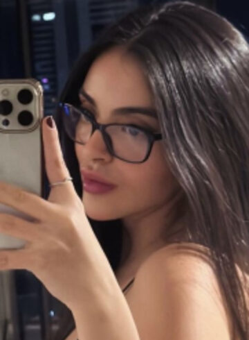 Marylebone brunette Dravynea london escort