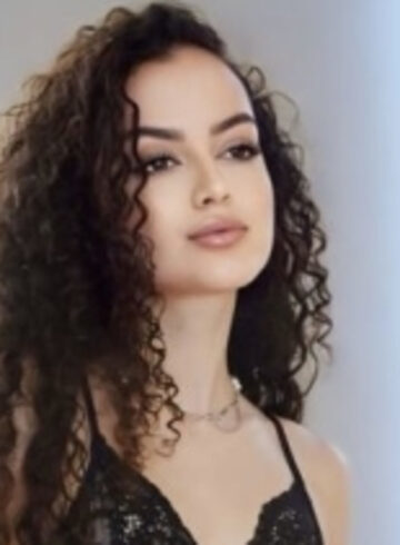Earls Court party-girl Latifa london escort