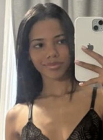 Central London petite Lukarta london escort