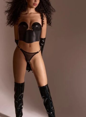 central london brunette Cobra london escort