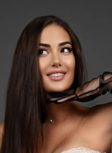 Earls Court party-girl Nikilina london escort