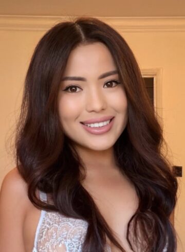Earls Court petite Senim london escort