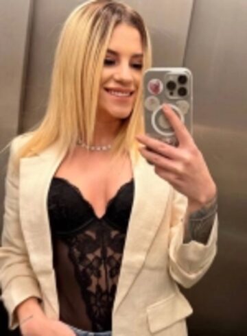 Earls Court blonde Lia london escort