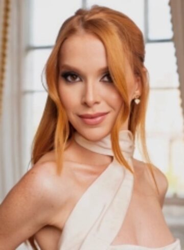 Covent Garden party-girl Ariel london escort