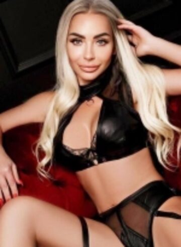 Earls Court blonde Peaches london escort