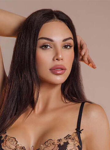 central london brunette Aliandra london escort