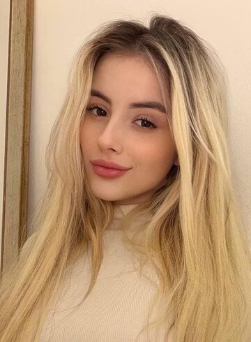 Kensington blonde Billa london escort