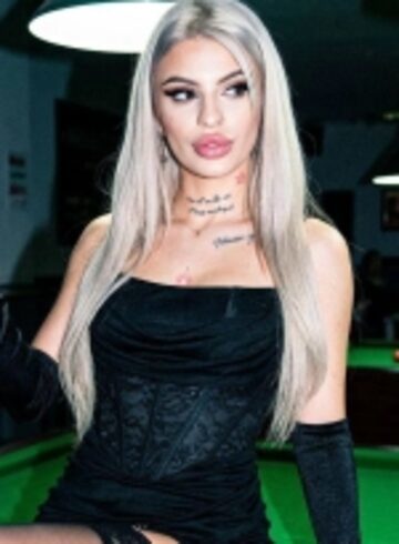 Mayfair party-girl Salene london escort