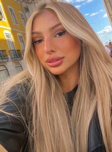 Canary Wharf party-girl Pauletta london escort