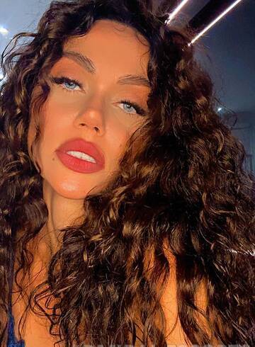 Earls Court 300-to-400 Charoite london escort