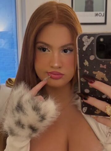 Kensington petite Alexia london escort