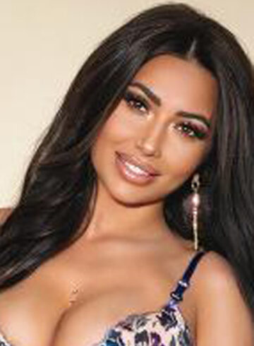 Edgware Road petite Denise london escort
