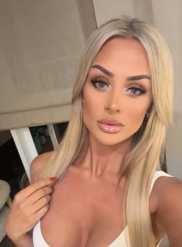 Outcall Only blonde Bonnie london escort