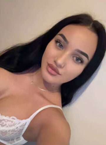 Mayfair 200-to-300 Maya london escort