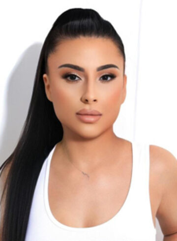 Marble Arch brunette Caitlyn london escort
