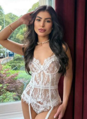 central london brunette Gummy london escort