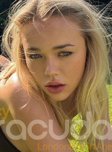 Marylebone party-girl Fleur london escort