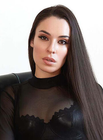 central london brunette Laura london escort