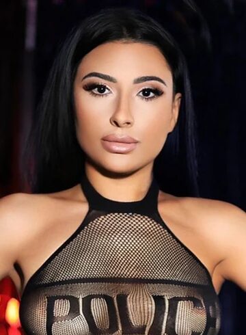Marble Arch party-girl Mistress Harper london escort