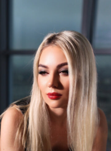 Earls Court blonde Rada london escort