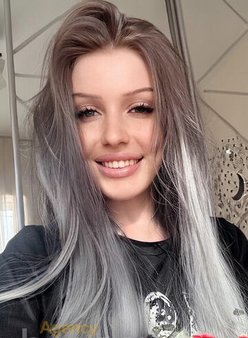 Knightsbridge 300-to-400 Navenka london escort