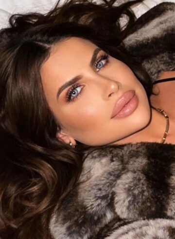 Marble Arch brunette Zara london escort