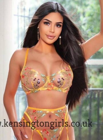 Mayfair 200-to-300 Samyra london escort