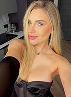 Central London blonde Lucretia london escort