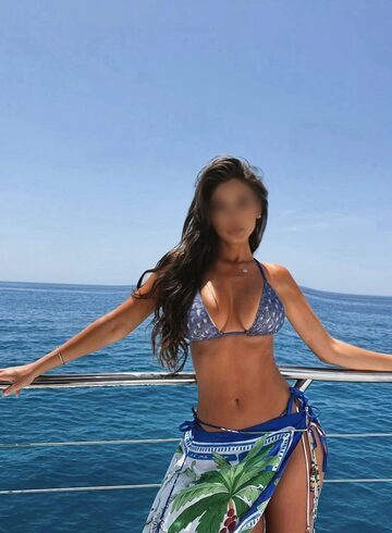 Outcall Only massage Ayesha london escort