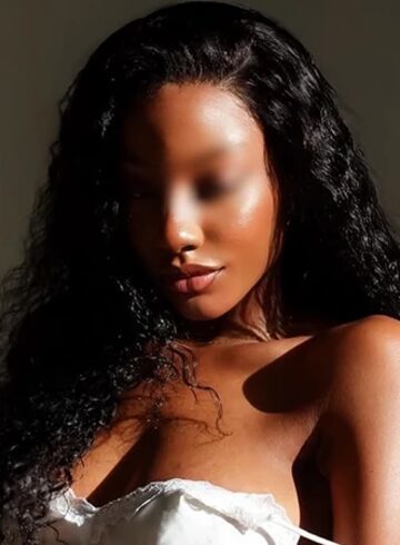Kensington brunette Nicolassa london escort