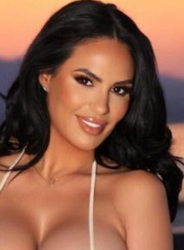 Earls Court party-girl Pamela london escort