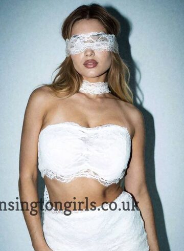 Edgware Road party-girl Clary london escort