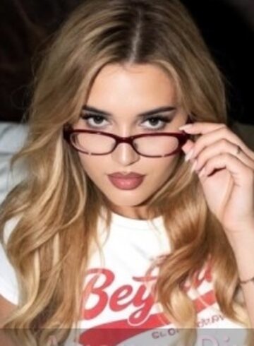 Paddington blonde Avelina london escort