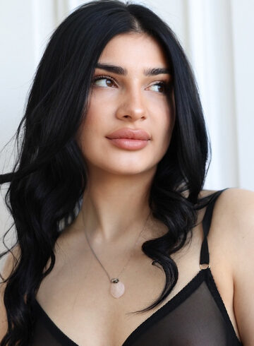 Earls Court massage Emilia london escort