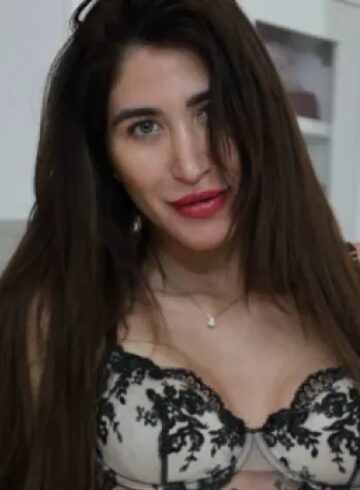 Central London party-girl Giulia london escort
