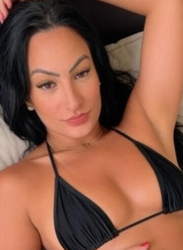 Canary Wharf party-girl Nivela london escort