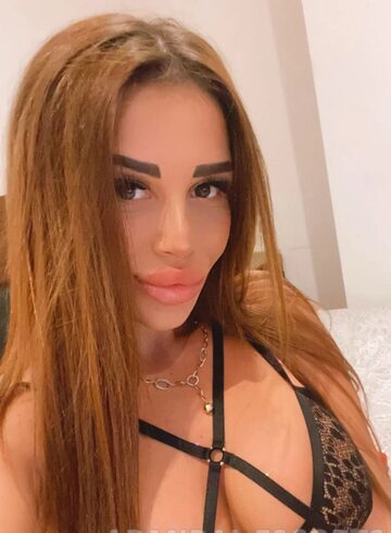 Earls Court petite Joel london escort